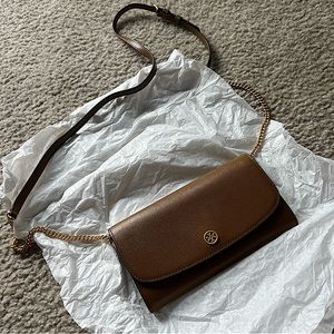 *BRAND NEW* TORY BURCH ROBINSON CHAIN WALLET.